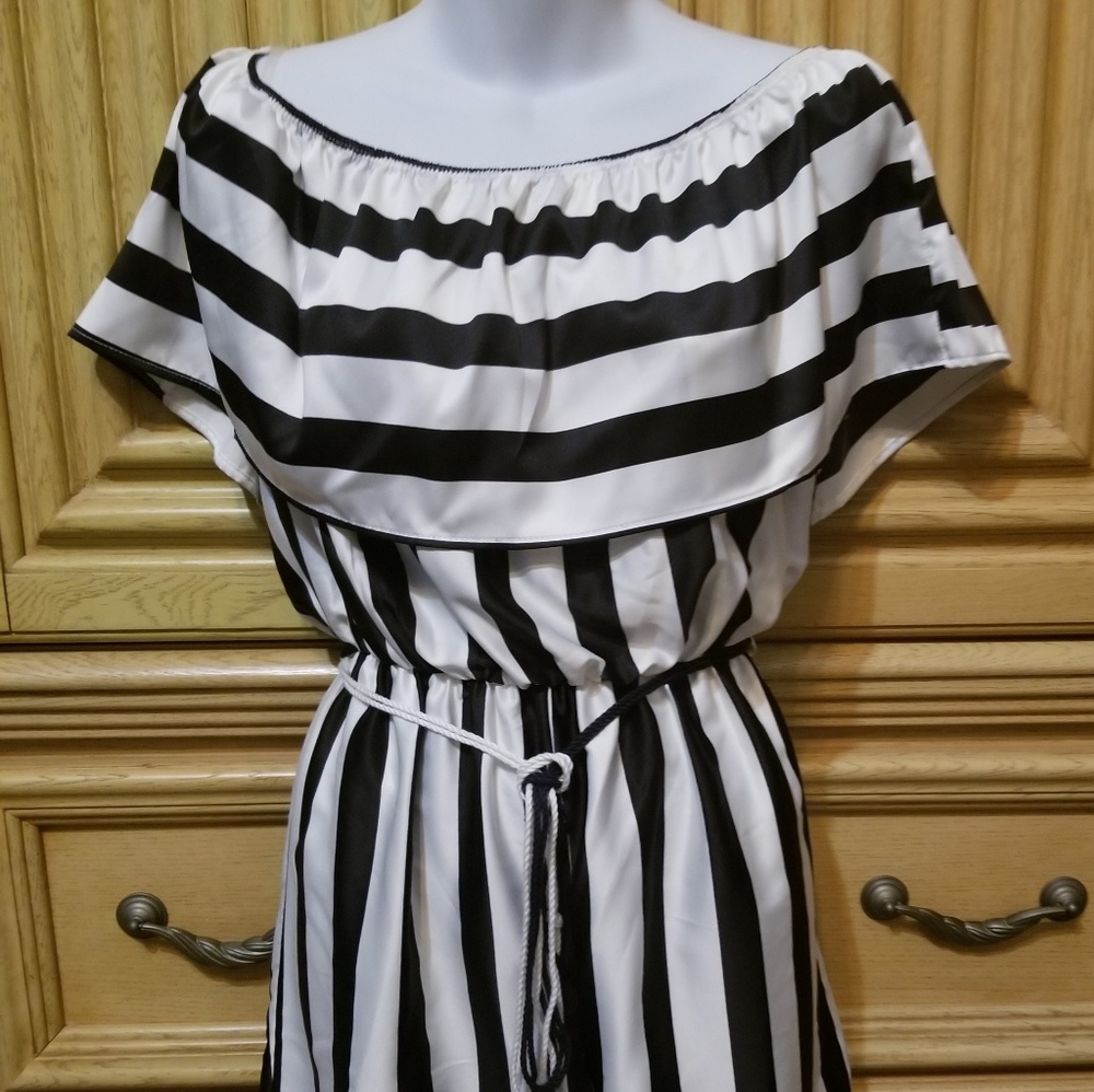 Black and white romper NWOT